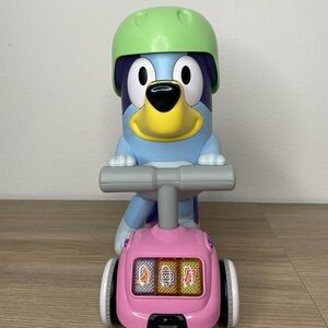 VTech Bluey Scooter Time Bluey Interactive Learning Toy Lights Sound